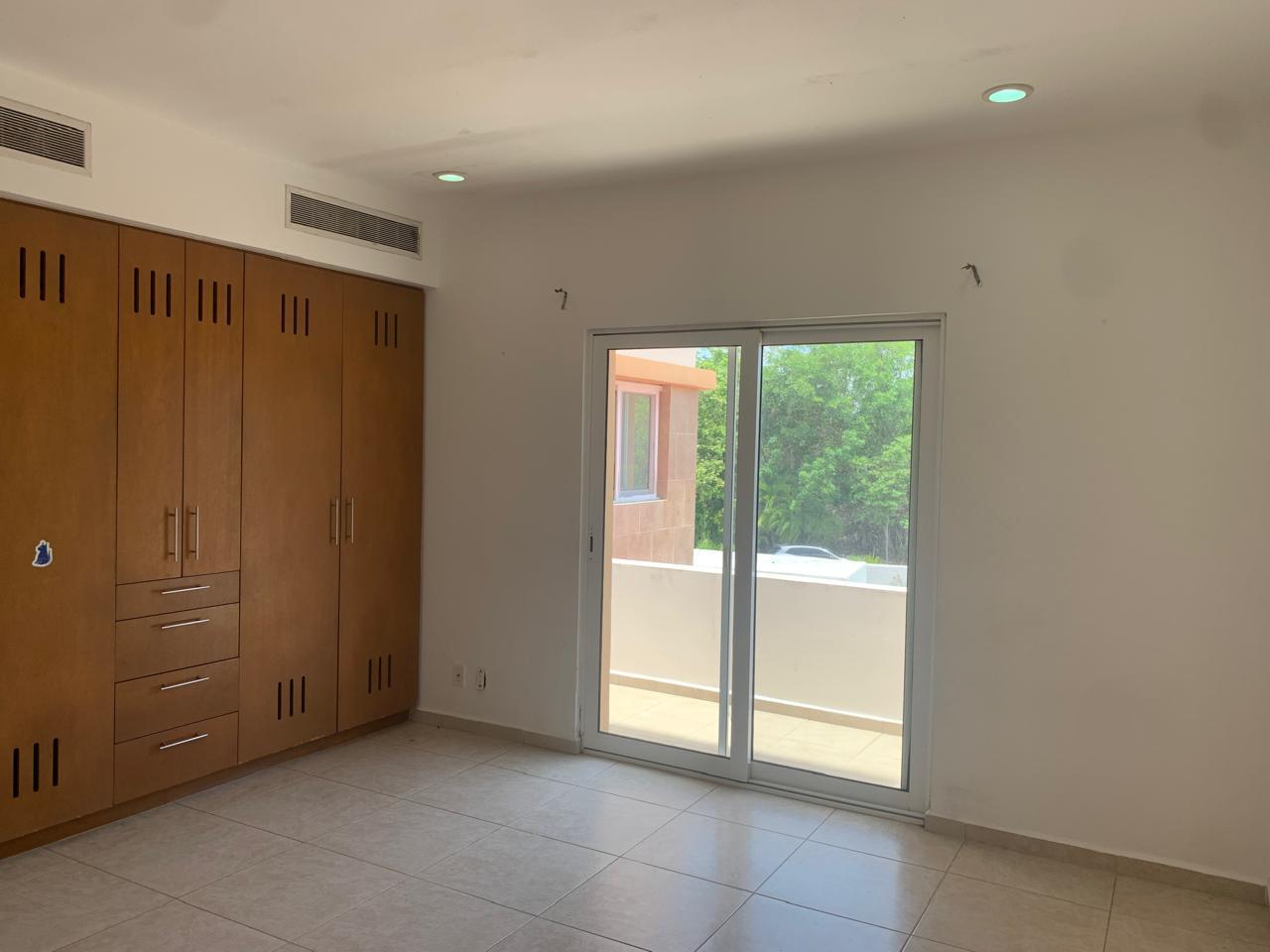 Departamento en zona hotelera de Cancún.